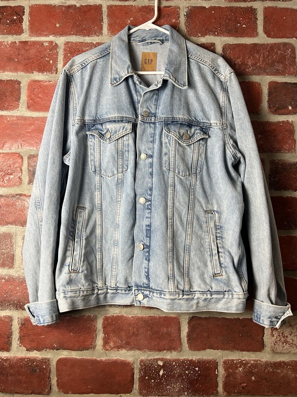 GAP Denim Trucker Jean Jacket Light Wash Pockets Men’s Size Large 100% Cotton